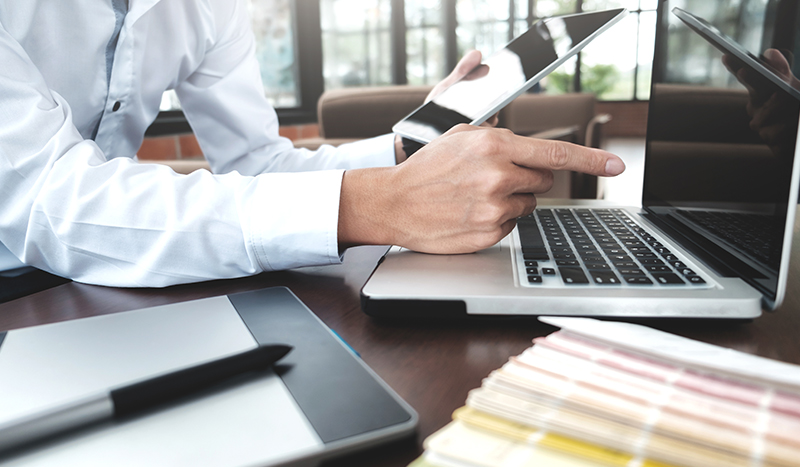 Zoho HRMS, Payroll, and Accounting combo solving small business challenges in the UAE with Affiniax Partners implementation support